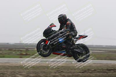 media/Nov-30-2025-TrackDaz (Sun) [[d8b22663df]]/B Group/Session 5 (Wheelie Bump)/